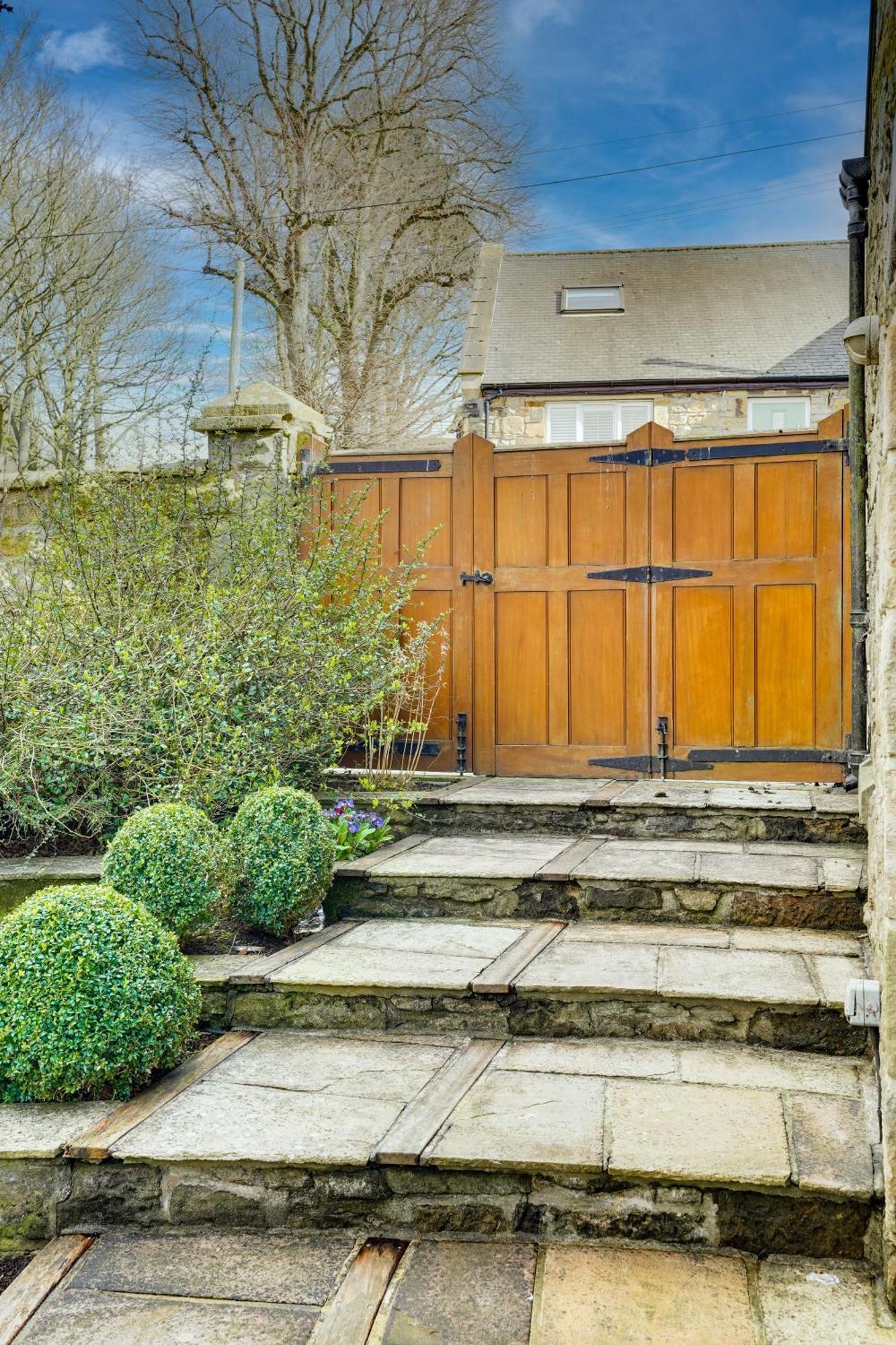 Garden Stable At Hallsteads: Luxury Stone Cottage, With Parking Alnmouth Exterior photo